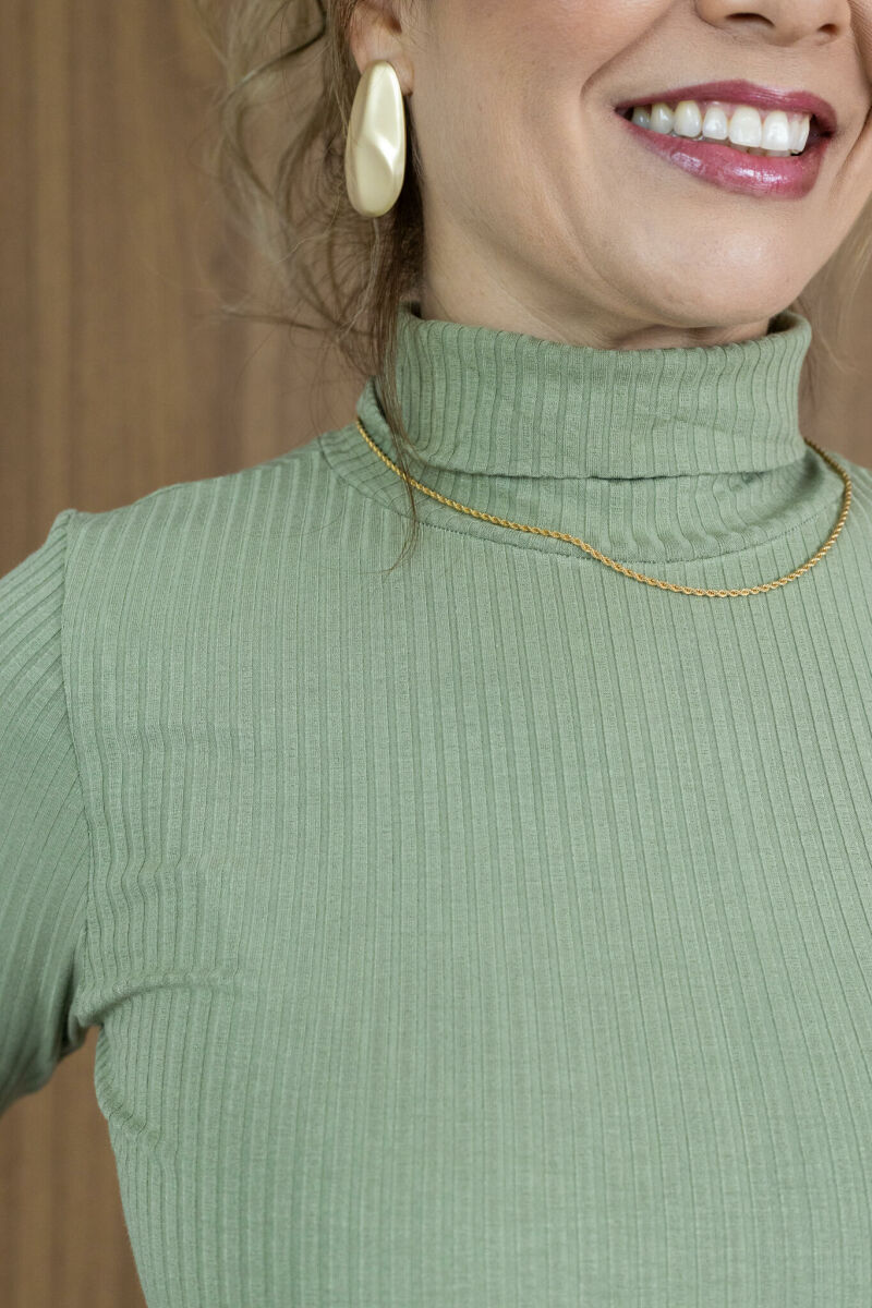 Imagem de Blusa Lia - Verde - Canelada, Gola Alta e Elegância Atemporal para o Dia a Dia
